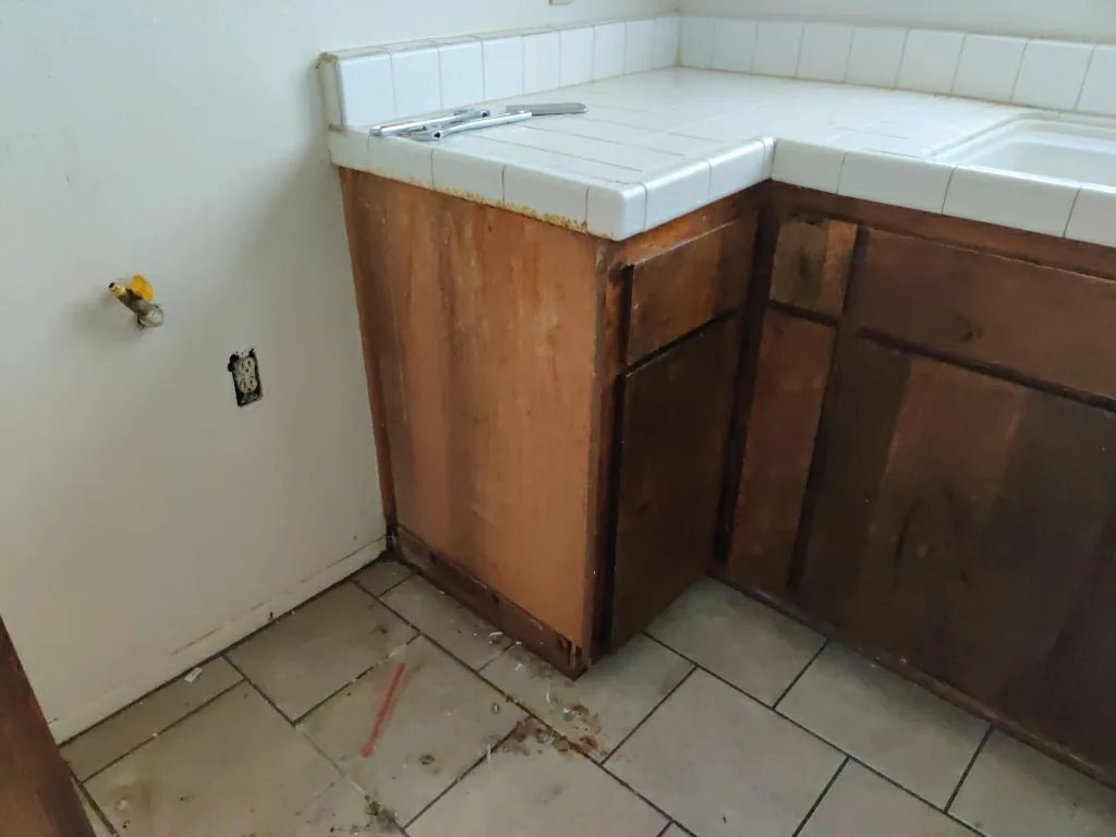 Cabinets Sink Vent Documentation from Hemet apartment fire smoke damage restoration documentation - photo 61 of 180